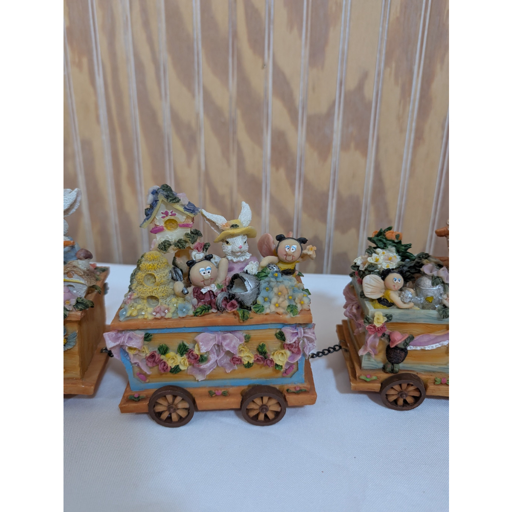 Vintage Easter Bunny Themed Figurine Train w/ Connecting Cars (set of 3) - Picture 3 of 7